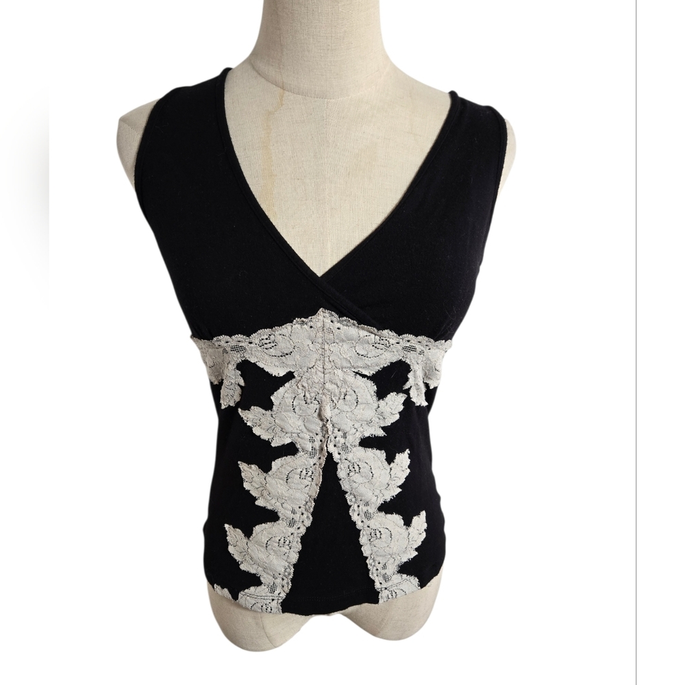 INC International Concepts Y2K Black Sleeveless V-Neck Top with Ivory Lace